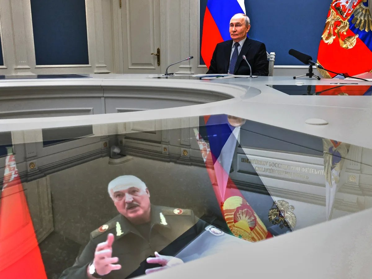 Путин и Лукашенко наблюдают за ядерными учениями РФ и Беларуси