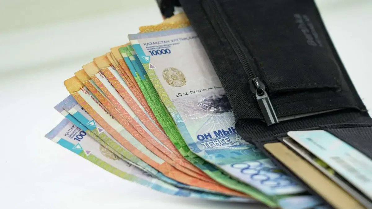 Казахстан введет прогрессивный подоходный налог с 2027 года