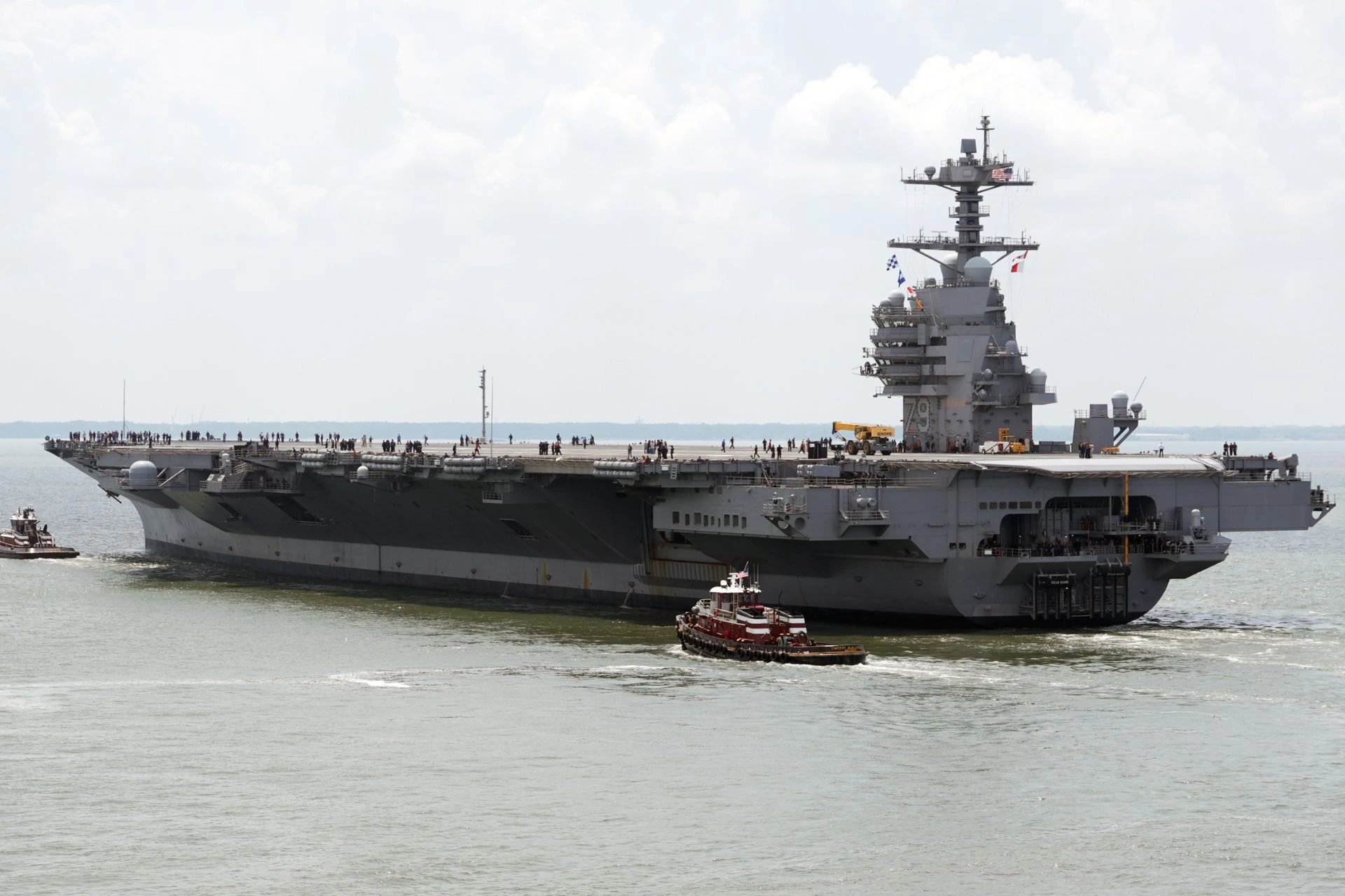 USS John F. Kennedy вышел из Ньюпорт-Ньюса и начал приёмочные испытания
