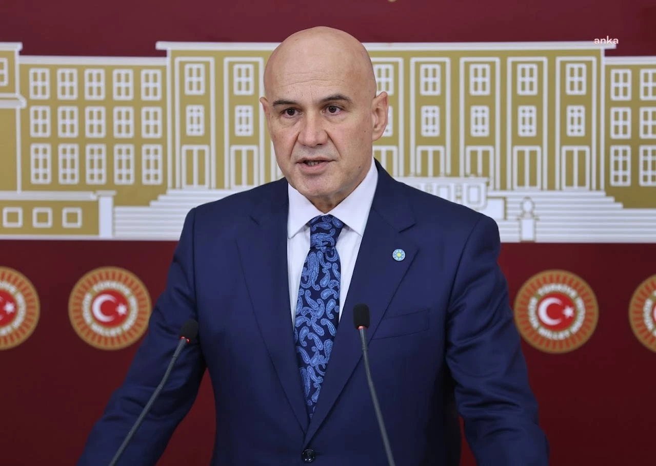 Турецкий депутат подал 44 вопроса после ударов Израиля по авиабазе Абу-эд-Духур