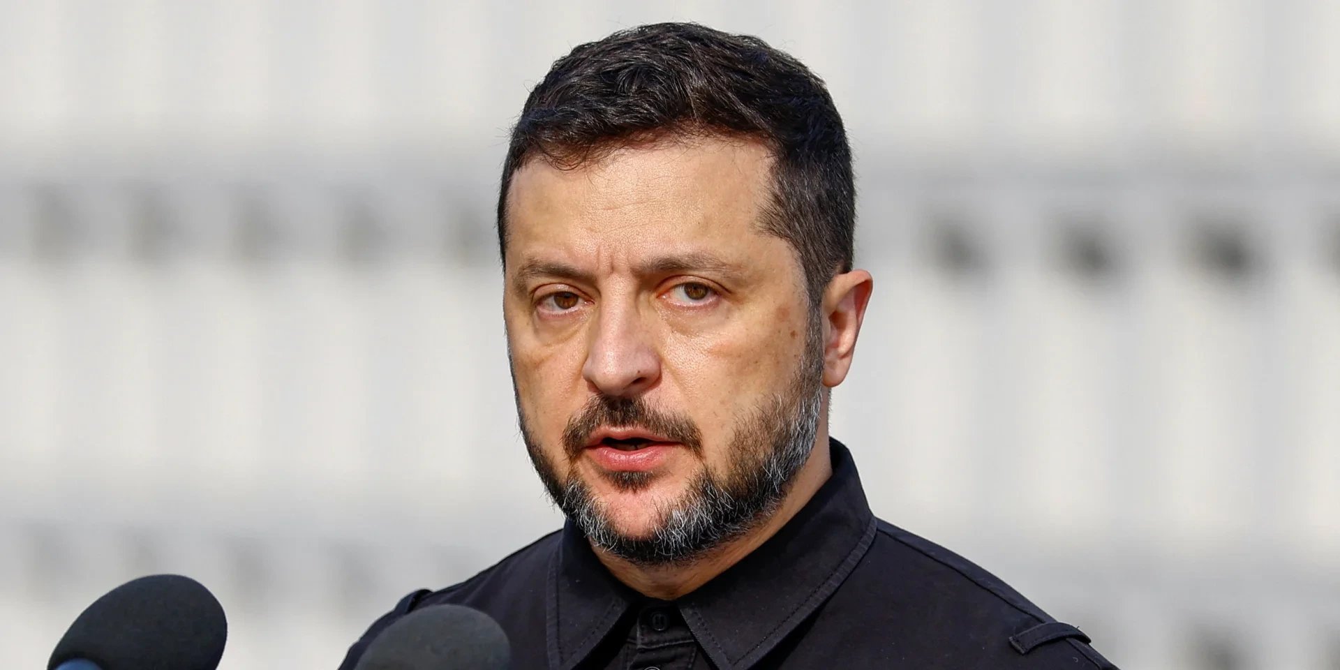 Зеленский назвал выборы во время войны «цунами», которое расколет Украину