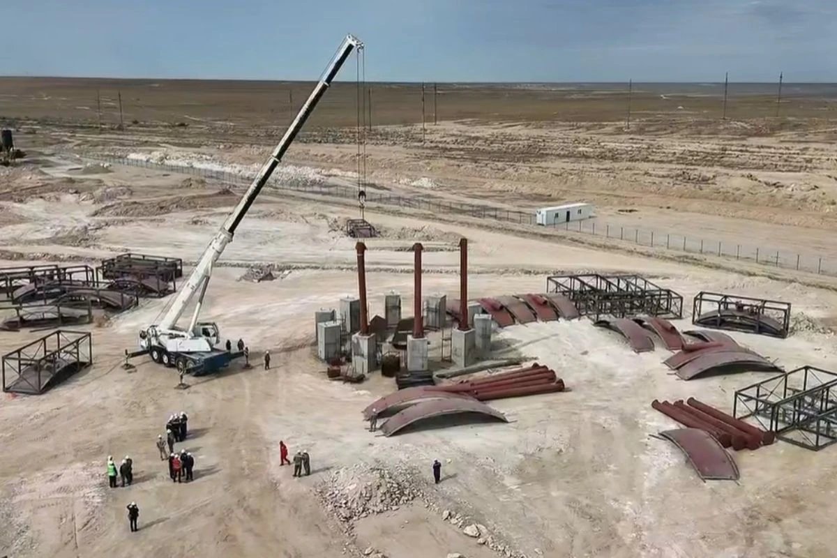 КазМунайГаз отправил первую партию оборудования для нового ГПЗ в Жанаозене из Китая