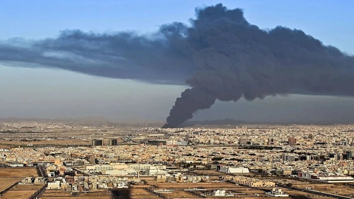 Хуситы атаковали четыре города и нефтяные объекты в Саудовской Аравии, ранены 73 человека