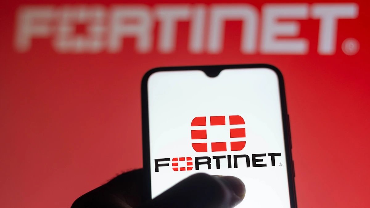 Fortinet исправила критические уязвимости в FortiMonitorOnSight и расширении Chrome