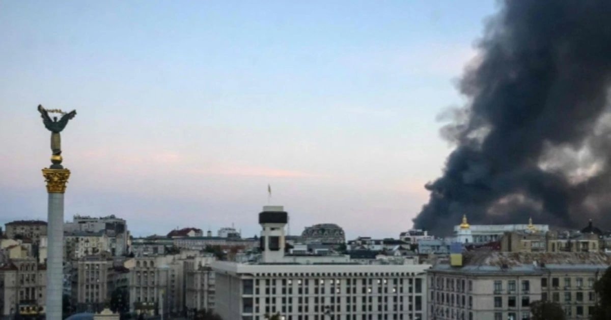 В Киеве прогремели две серии взрывов за шесть минут