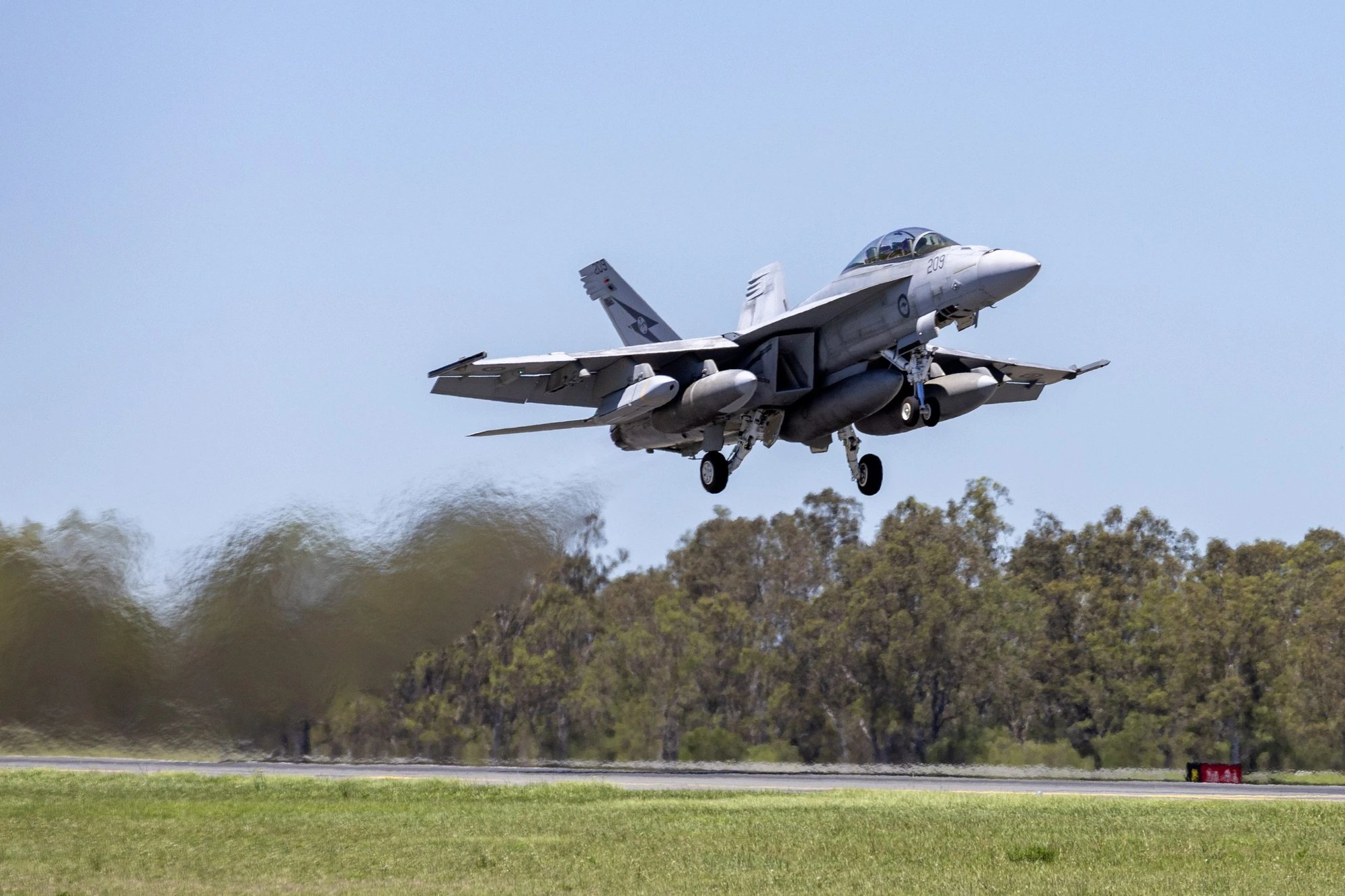 Австралия объявила о боеготовности ракет JASSM-ER и LRASM на F/A-18F Super Hornet