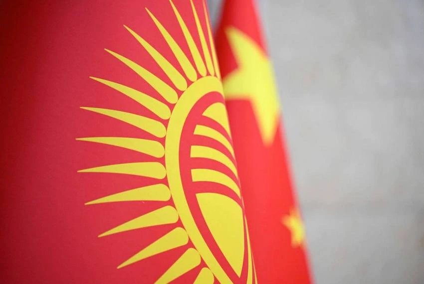Кыргызстан должен Китаю 1,4 млрд долларов, заявил замминистра финансов