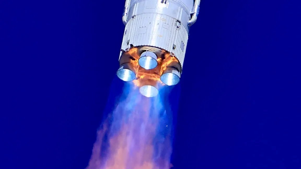 Разрушение китайской ракеты рядом со Starlink создало 100-150 обломков