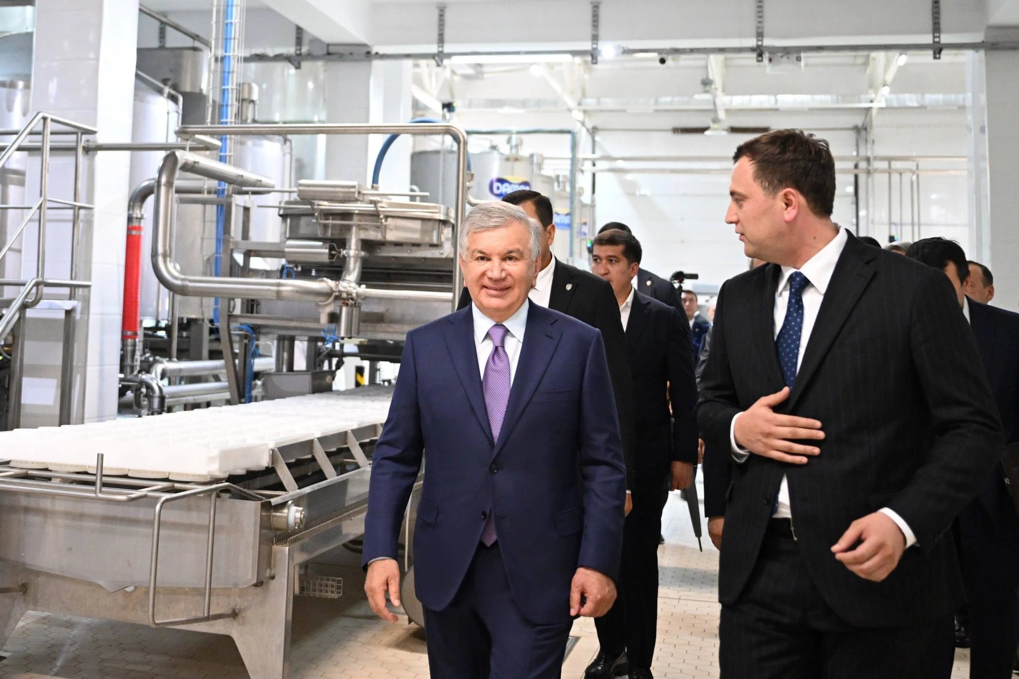 Мирзиёев посетил молочный завод «Тилло Домор» в Хорезме