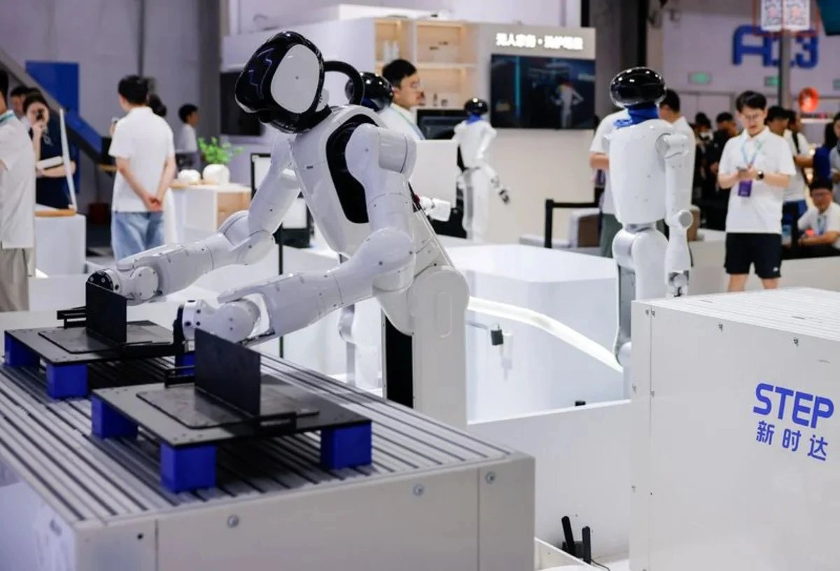 Подразделение Chery AiMOGA заявило о планах IPO и поставке 10 000 роботов в 2027 году