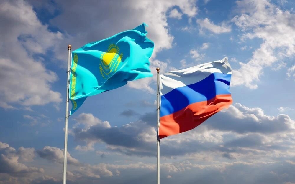Токаев и Путин рассмотрели цифровые транспортные проекты на форуме в Омске