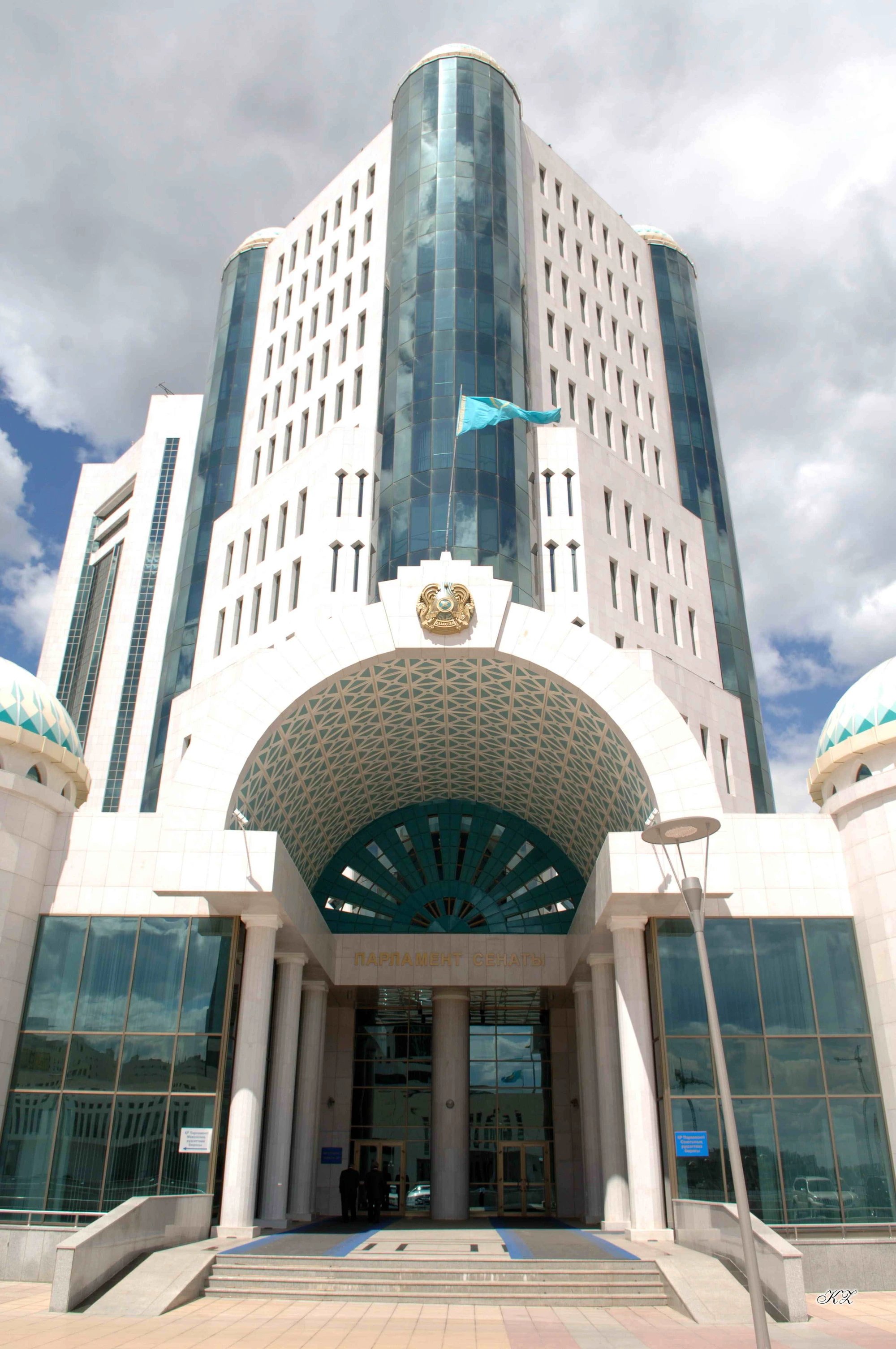 Казахстан заменил двухпалатный парламент на Курултай из 145 депутатов