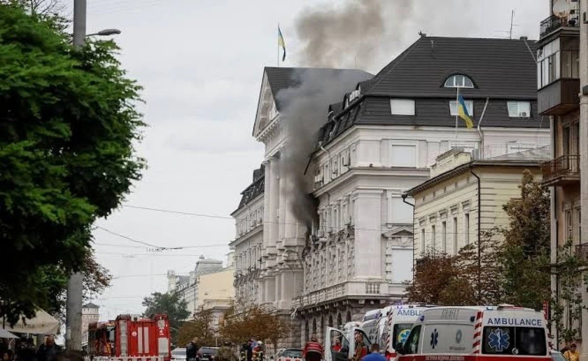 Российский дрон ударил по штаб-квартире СБУ в Киеве, ранены девять человек
