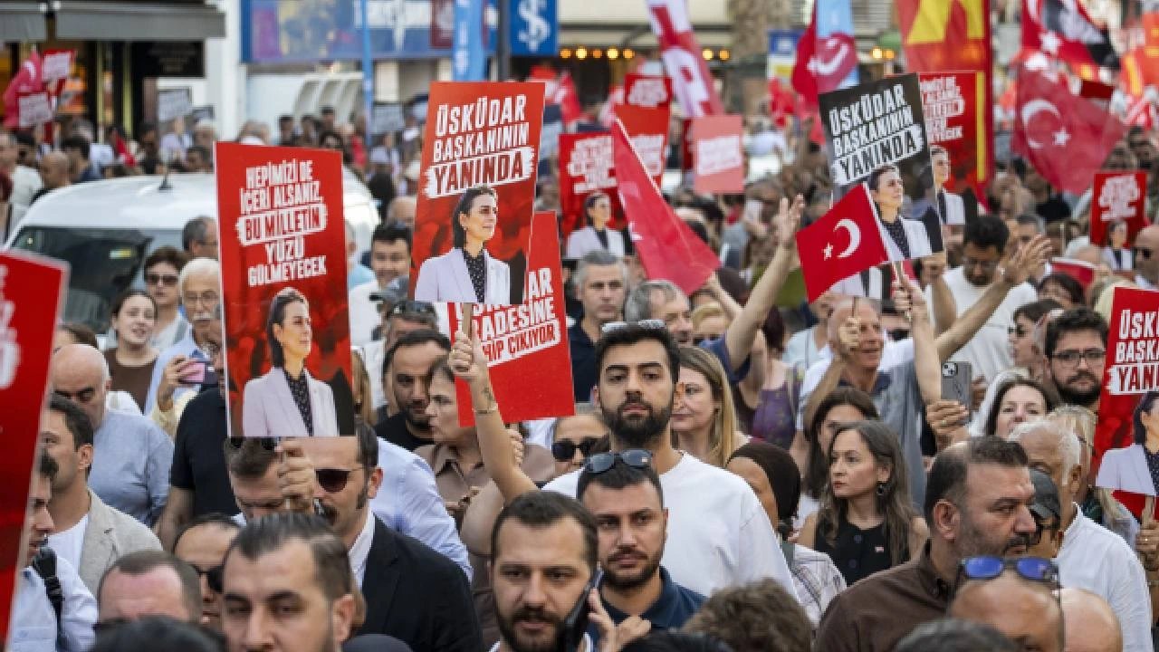 Партия YENİ проведёт митинг в Ускюдаре 13 сентября из-за отстранения мэра